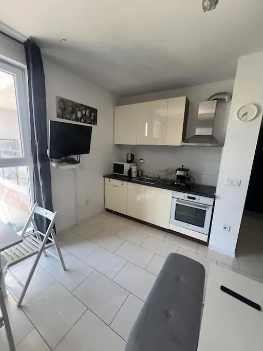 Apartment Cosy Studio Next To The Mall Sofia
